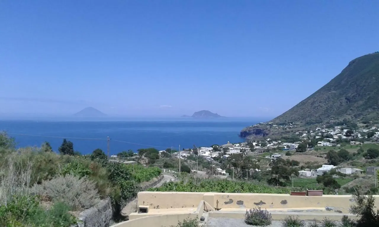 La Casa Di Titti E Jack Villa Malfa Nyaraló